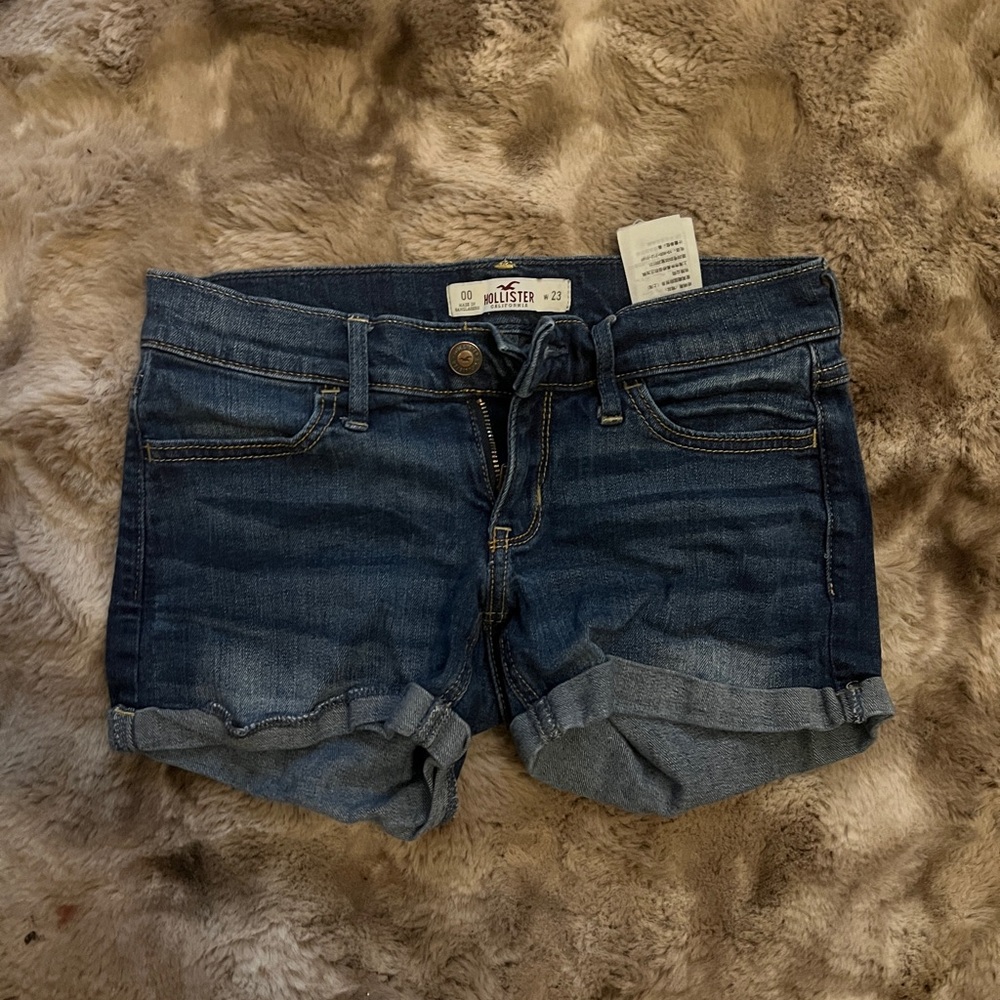 Hollister Women's low rise shorts